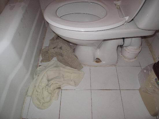 Nos conseils pour réparer une fuite dans un WC